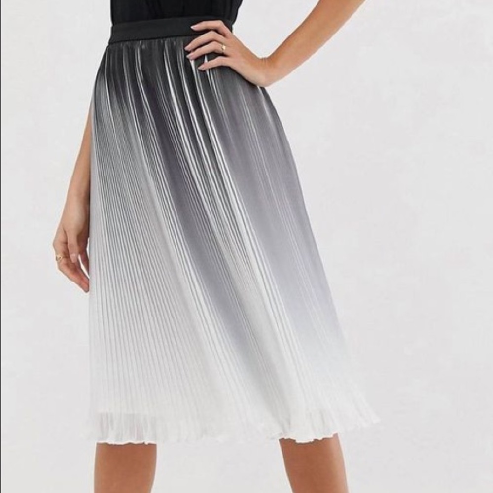 Pleated Color Block Midi Skirt in Monochrome Dip Dye Effect